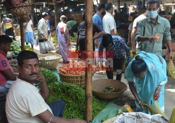 Vegetable markets, Roads go highest crowded in morning amid COVID-19 pandemic 